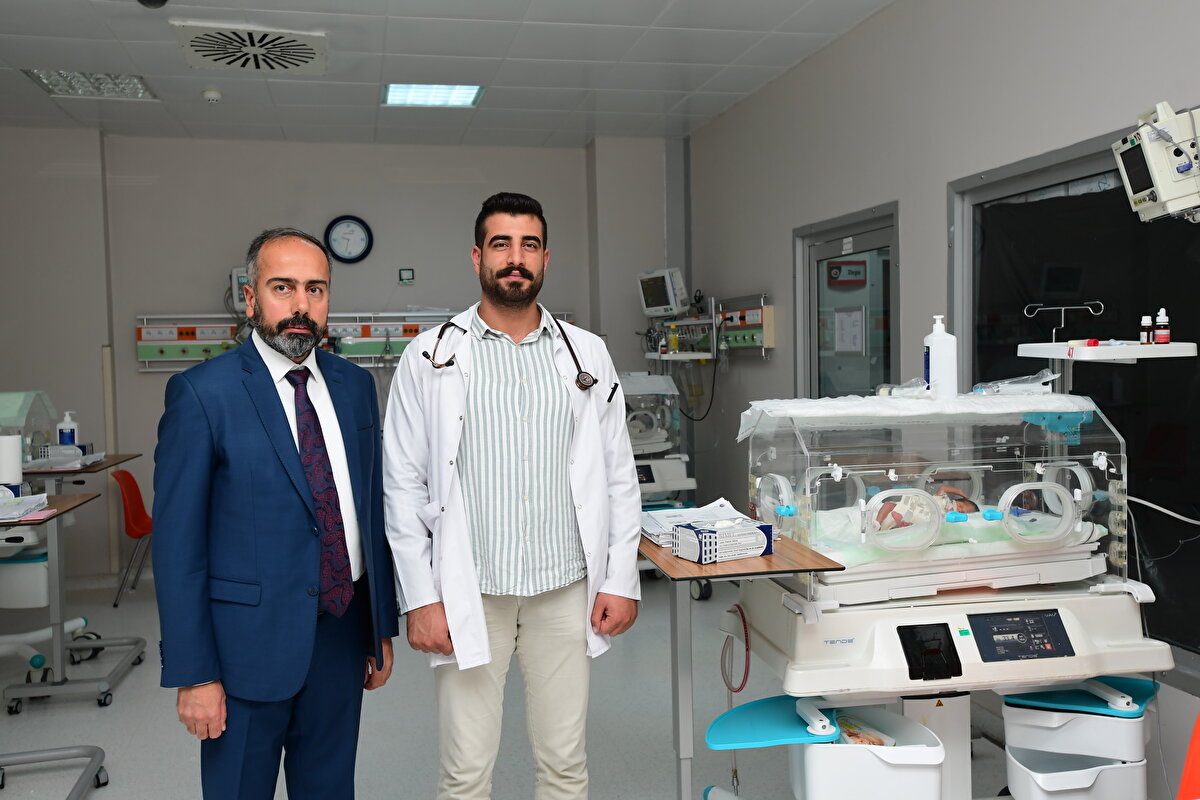 "Çok ilginç ve güzel bir hikaye"<br><br>YYÜ Rektörü Prof. Dr. Hamdullah Şevli de Bucağa'nın çok ilginç ve güzel bir hikayesinin olduğunu söyledi.