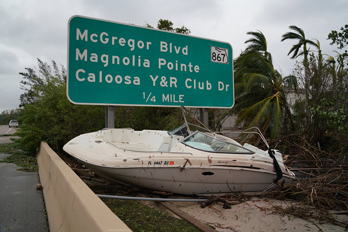 Florida Acil Durum Yönetimi Departmanından yapılan açıklamada, Lee ve Charlotte ilçelerinde kasırga nedeniyle mahsur kalan 500'ün üzerinde kişinin kurtarılarak polis ve askerlerin de yardımıyla güvenli bölgeye tahliye edildiği bilgisi paylaşıldı.<br><br>