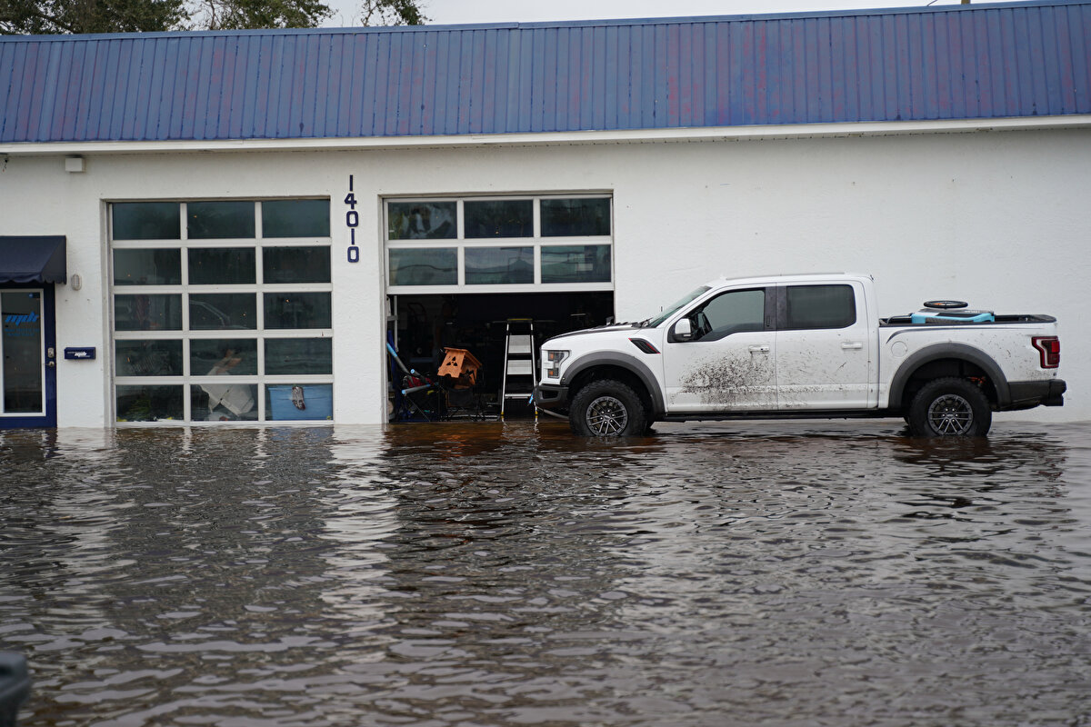 ABD Başkanı Joe Biden, Florida'yı dün vuran ve etkisini hala sürdüren Ian Kasırgası'nın, eyalet tarihindeki en ölümcül fırtına olabileceğini söylemişti.<br><br>