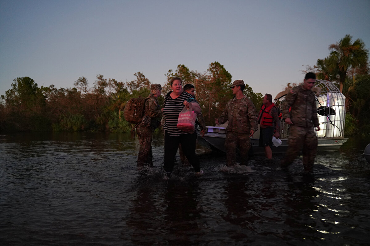 Kurtarma ekipleri, helikopterlerle mahsur kalanları kurtarmak için seferber oldu.<br><br>
