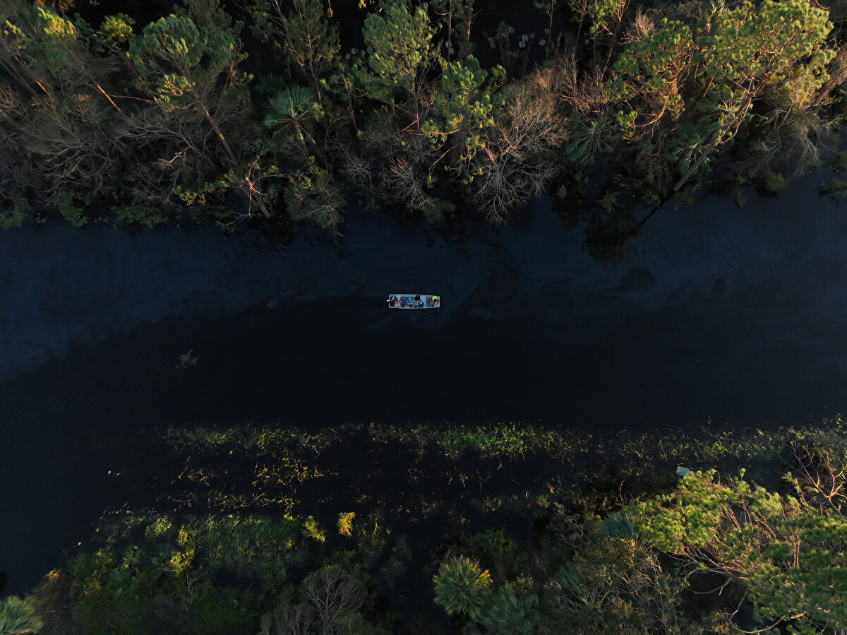 Kasırga şiddetli yağışı da beraberinde getirdi. Çok sayıda ev su altında kaldı, yollar kapandı.  Bölgede 400 binden fazla ev ve iş yerine elektrik verilemedi.<br><br>
