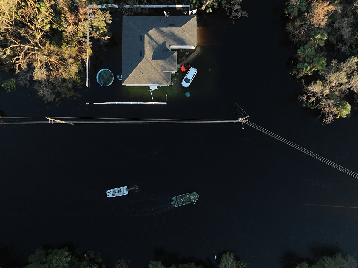 ABD'yi vuran Ian Kasırgası'nın etkisi azalsa da olumsuz etkileri sürüyor. Florida'da büyük yıkıma yol açan ve en az 45 kişinin öldüğü kasırga Güney Carolina'ya ulaştı. 