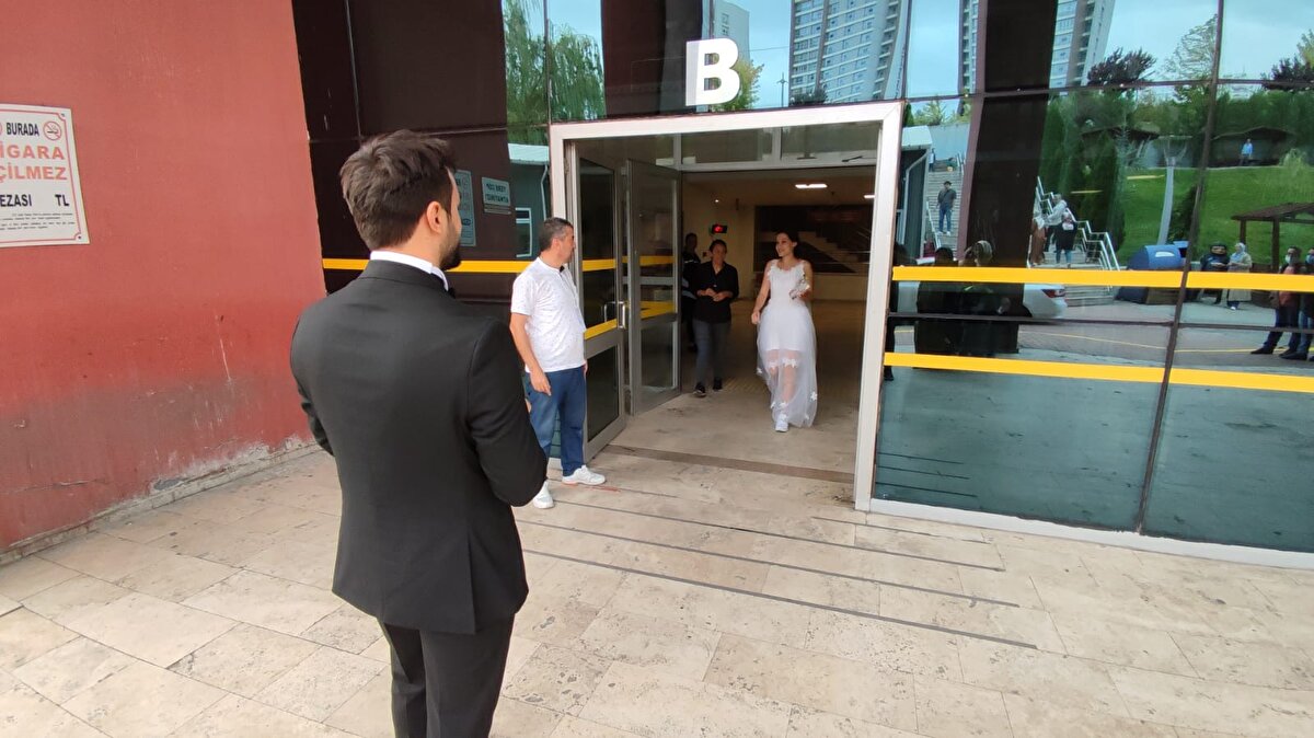 Bir ara sınavdan çıkmayı düşündüğünü belirten Kübra Karataş, "Ama güzeldi, heyecanlıydı. Sınavım güzel geçti. 