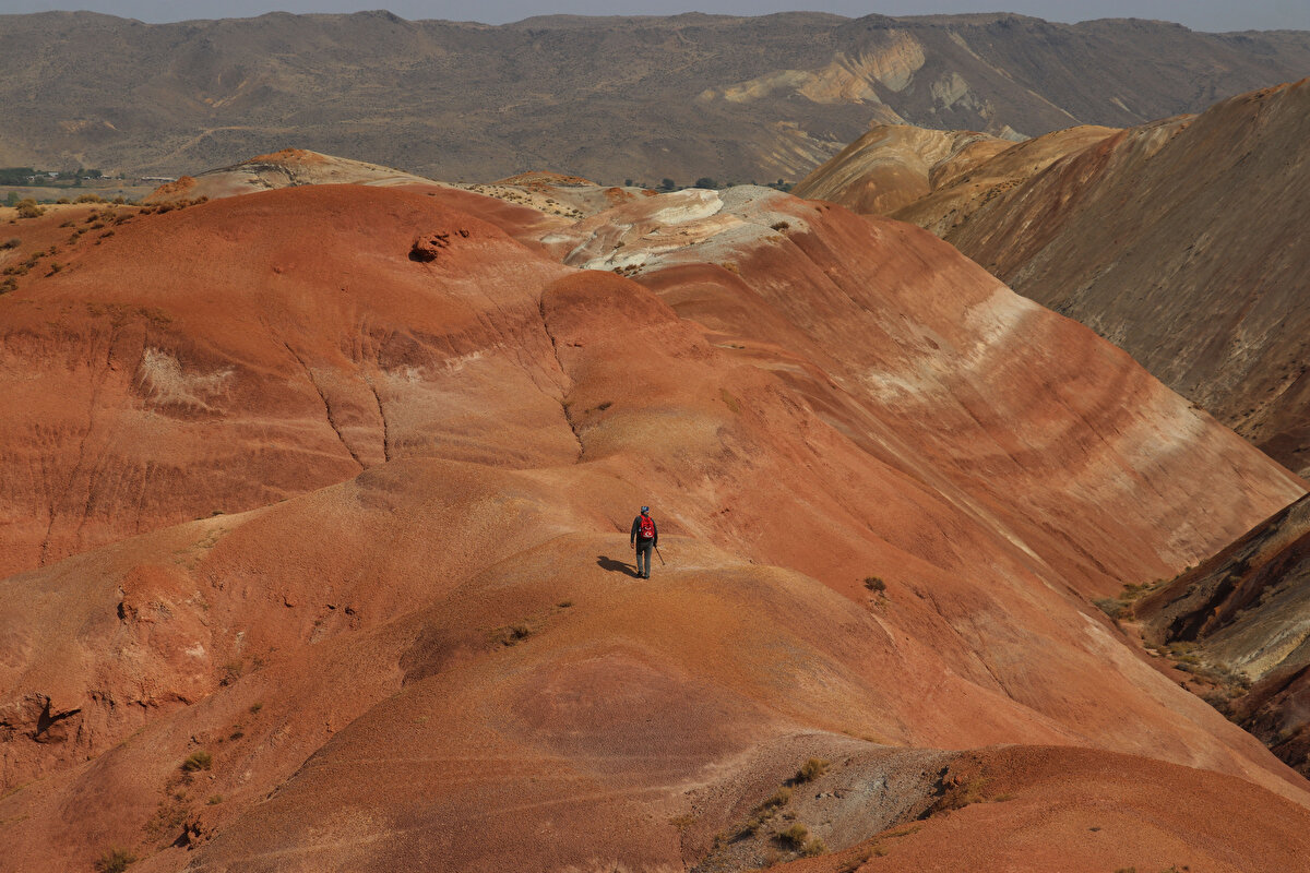 "Dilediğiniz zorluk derecesine göre doğa yürüyüşü yapabilirsiniz"<br><br>Arkadaşlarıyla birlikte hem doğa yürüyüşü yapıp hem de güzel fotoğraflar çektiklerini belirten Öztürk, şunları kaydetti: