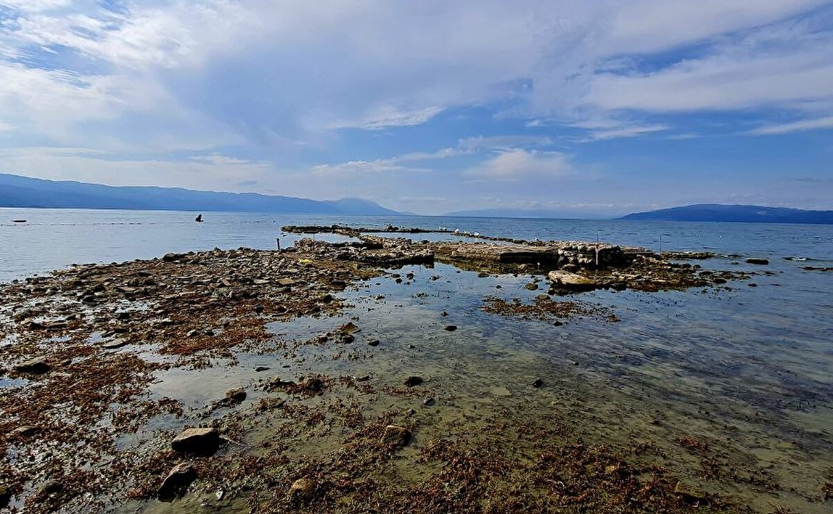 Marmara Bölgesi'nin en büyük, Türkiye'nin 5. büyük doğal gölü olan yaklaşık 300 kilometrekarelik İznik Gölü, mevsimsel kuraklıktan olumsuz etkileniyor.<br><br>