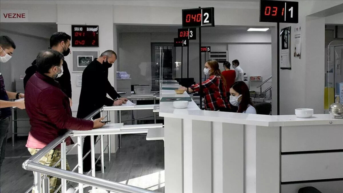 Ehliyetinizi yenilemek için değerli kağıt bedelini ödemelisiniz.