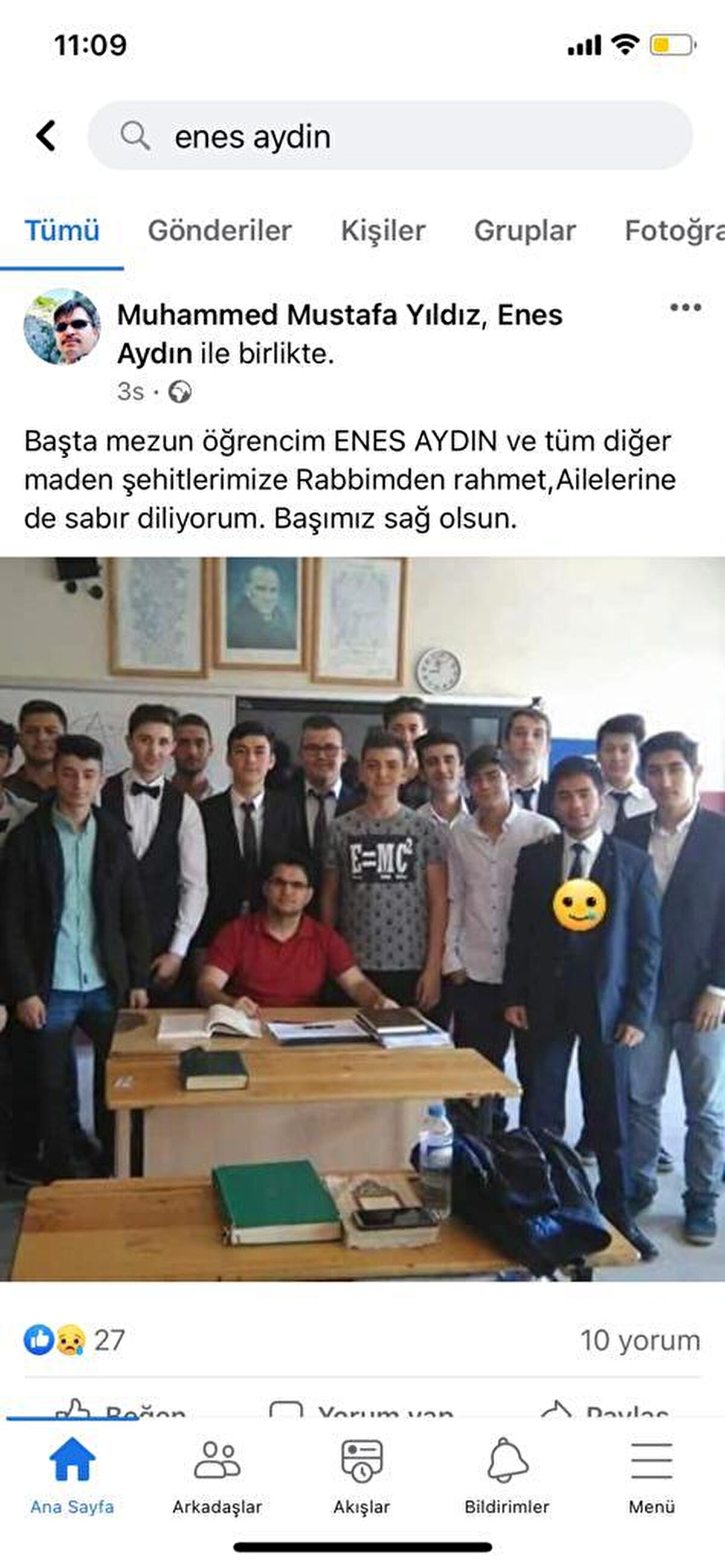 Amasra’nın Aşağıdere Köyü’nden Enes Aydın’ın öğretmeni Muhammet Mustafa Yıldız da “Başta mezun öğrencim Enes Aydın ve tüm diğer maden şehitlerimize rabbimden rahmet, ailelerine de sabır diliyorum. Başımız sağ olsun” ifadelerini kullandı.<br>