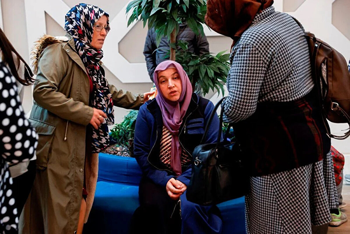 Patlamada hayatını kaybeden madencilerin yakınları Bartın Devlet Hastanesi morgu önünde yoğunluk oluşturdu.<br><br>