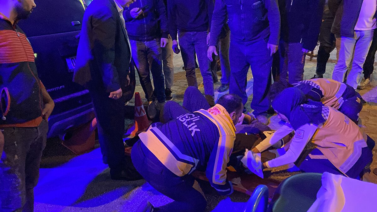 Öte yandan, kaza anı ise bir iş yeri güvenlik kamerasına yansıdı. Kazayla ilgili başlatılan inceleme polis tarafından sürdürülüyor.<br><br>