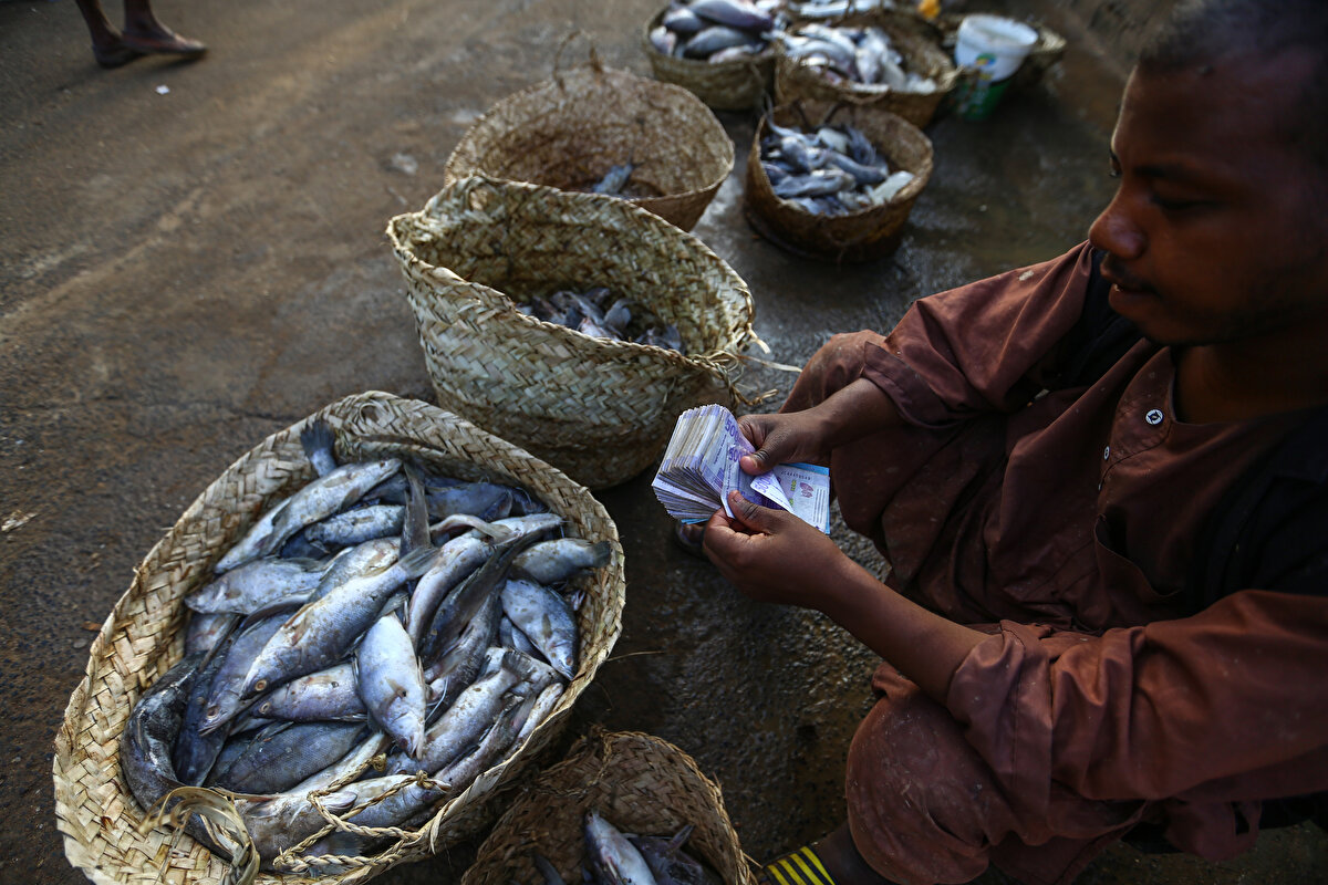 Cuma ve cumartesi, pazarın en kalabalık olduğu günlerken, en çok Bulti ve Icil cinsi balıklar tercih ediliyor.