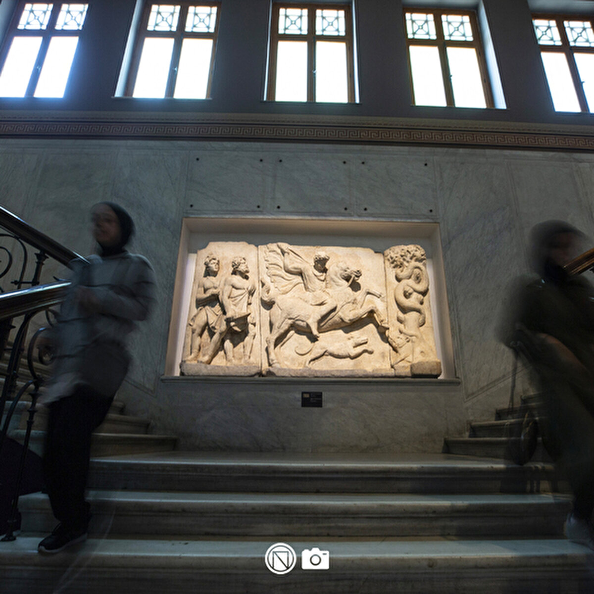 Maarif Nazırı Ahmed Vefik Paşa da 1872'de bir dönem kaldırılmış olan Müze-i Hümayun'a, Alman Dr. Phillip Anton Dethier'i müdür olarak atayarak tekrar kurdu. Dr. Dethier'in yaptığı çalışmalar sonucunda Aya İrini Kilisesi'ndeki mekan yetersiz kaldı ve yeni bir binanın yapılması gündeme geldi.