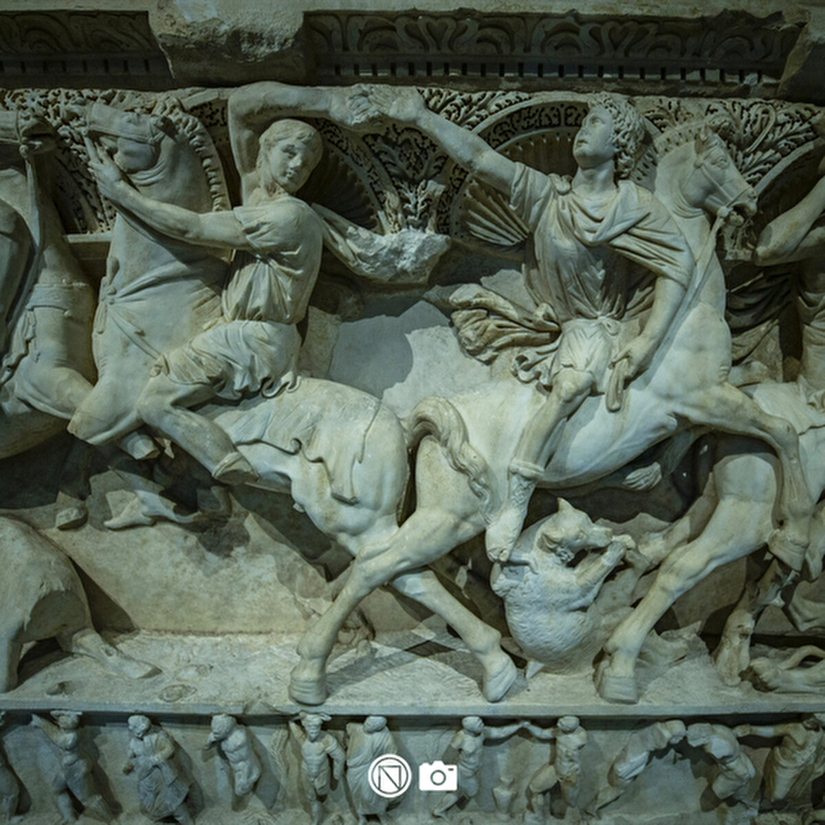 Türkiye'nin ilk müzesi olma özelliğini de taşıyan İstanbul Arkeoloji Müzeleri'nin koleksiyonlarında Osmanlı İmparatorluğu sınırları içerisindeki medeniyetlere ait bir milyonu aşkın eser yer alıyor.