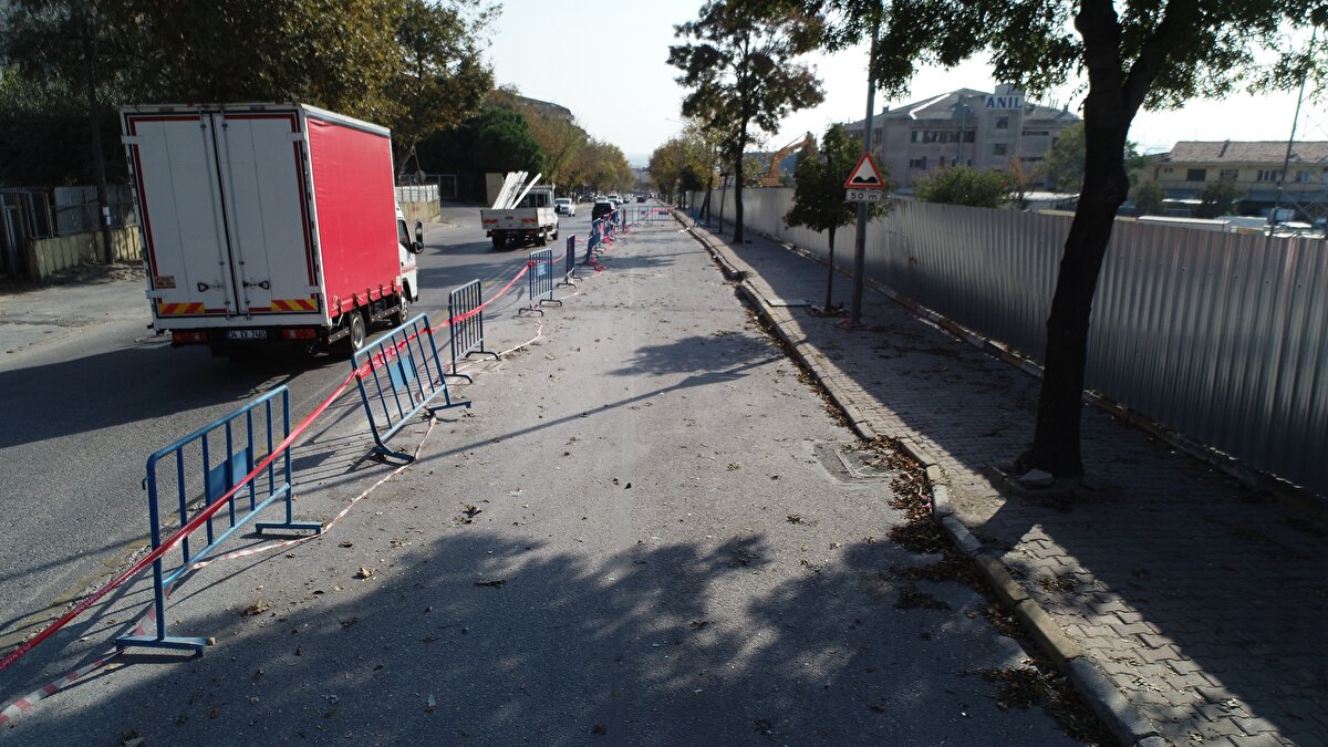 Avcılar Cihangir Mahallesi Petrol Ofisi Caddesi'nde haziran ayında başlayan iş merkezi inşaatında 5 Ekim günü zemin kayması meydana geldi. 
