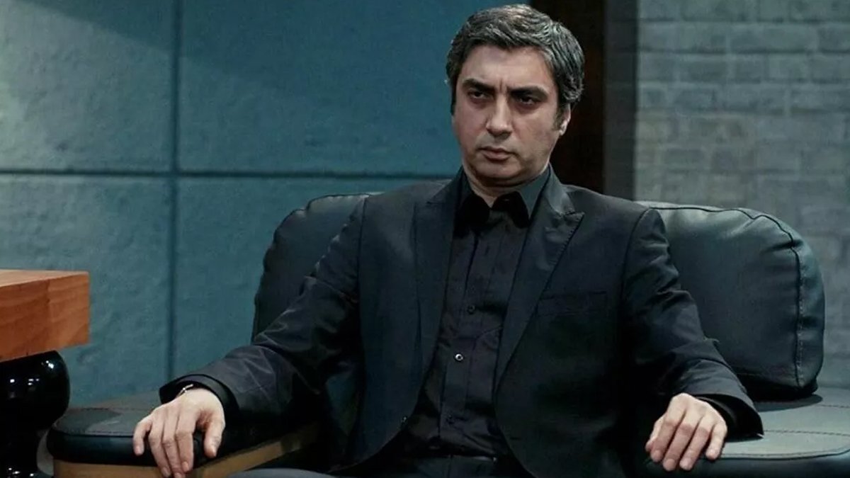 Şaşmaz'ın anjiyo ameliyatının 3 saat sürdüğü ve yoğun bakım servisine kaldırıldığı öğrenildi.