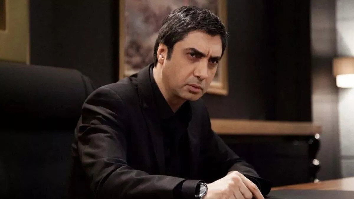 Oyuncu Necati Şaşmaz, fenalaşarak hastaneye kaldırıldı. Anjiyo ameliyatı 3 saat süren ve yoğun bakım servisine kaldırılan Şaşmaz'ın son durumunun iyi olduğu öğrenildi.<br><br>