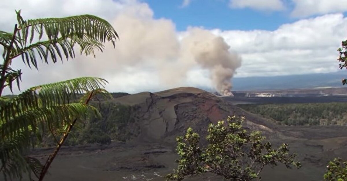 Ancak yetkililerin ve özel güvenlik güçlerinin tahliye önlemleri konusunda çeşitli planları var. Bölge yetkilisi Luke Meyer, "Dağın altında bulunan sismik aktiviteden endişe duyan sakinler, acil durum planlarını güncellemek ve yaşadıkları yerde güvende olmalarını sağlayacak yolları arıyoruz" dedi.<br><br>