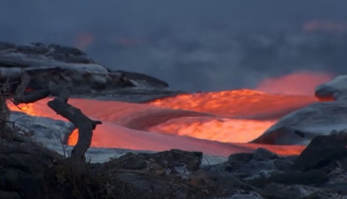 Zirvede aynı zamanda deprem hareketliliği ile magma birikiminin de arttığı ifade edildi.<br><br>