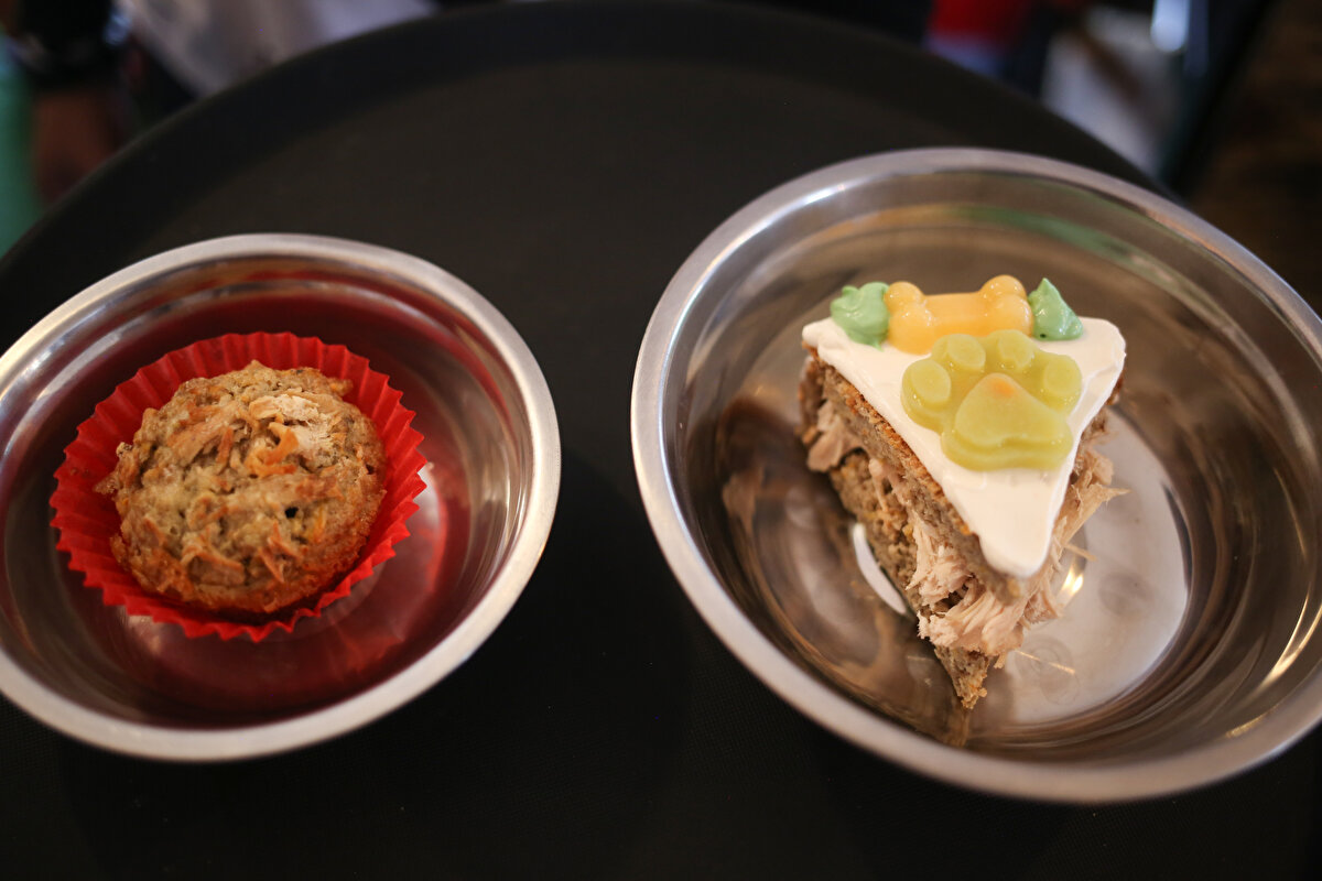 FİYATLAR UYGUN<br>Öte yandan, restoranda yiyeceklerin fiyatları 2 (yaklaşık 6 Türk lirası) ile 20 Bolivya Bolivianosu (yaklaşık 50 Türk lirası) arasında değişiyor.