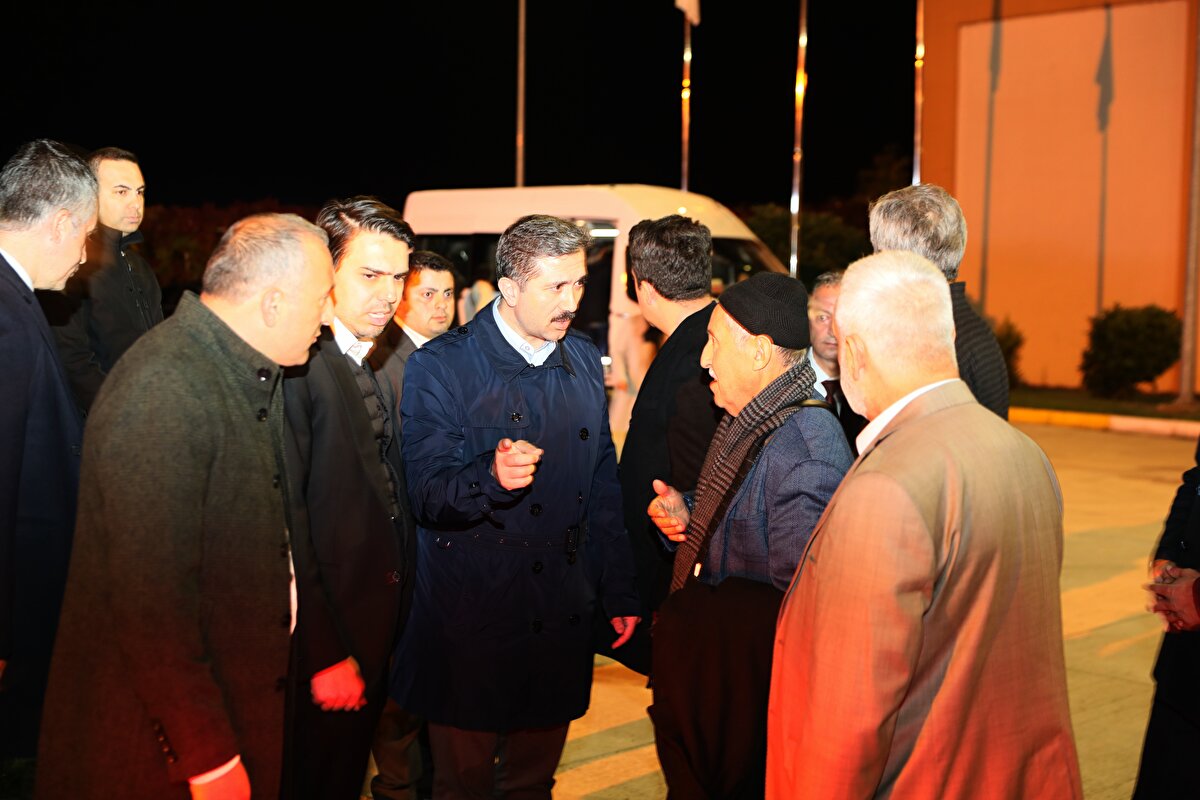 Genç'in (80) cenazesinin bulunduğu Türk Hava Yolları'na ait TK2818 sefer sayılı tarifeli uçak, Samsun Çarşamba Havalimanı'na indi. Genç'in yakınları da aynı uçakla kente geldi.