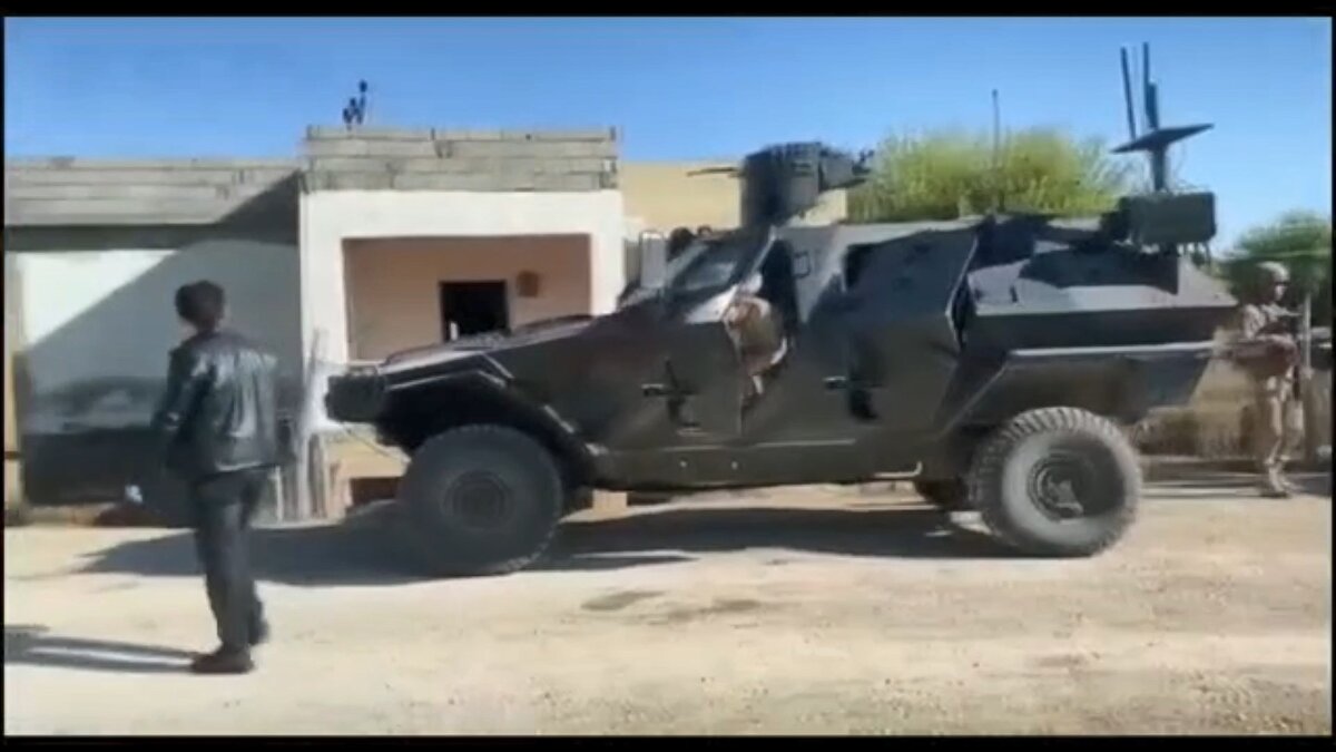 Öte yandan şüphelilerin okuma yazma bilmeyen adaylara, sahte diploma hazırladığı da öğrenildi.<br><br>