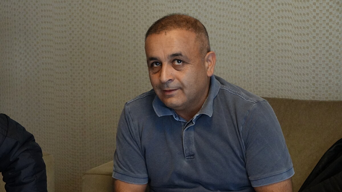 Otel çalışanı Harun Onur'un davranışı sonrası duygulandığını söyleyen Kadir Yılmaz, "Bu konuda çok onore olduk. Kendi memleketimizde dürüst insanların olması bizi bilakis memnun etti. Ben yıllardır Avrupa'da ticaretle uğraşıyorum. Bizim en büyük sıkıntımız güvence. Sipariş verirken çok dikkatli oluyorduk. Bu olay da bizim güvenimizi tazeliyor" dedi. Yılmaz, "Bulunmasaydı yapacak bir şey kalmıyordu. Nasipten öte köy yok. Ben arkadaşımıza çok teşekkür ediyorum, sağ olsun" diye konuştu.