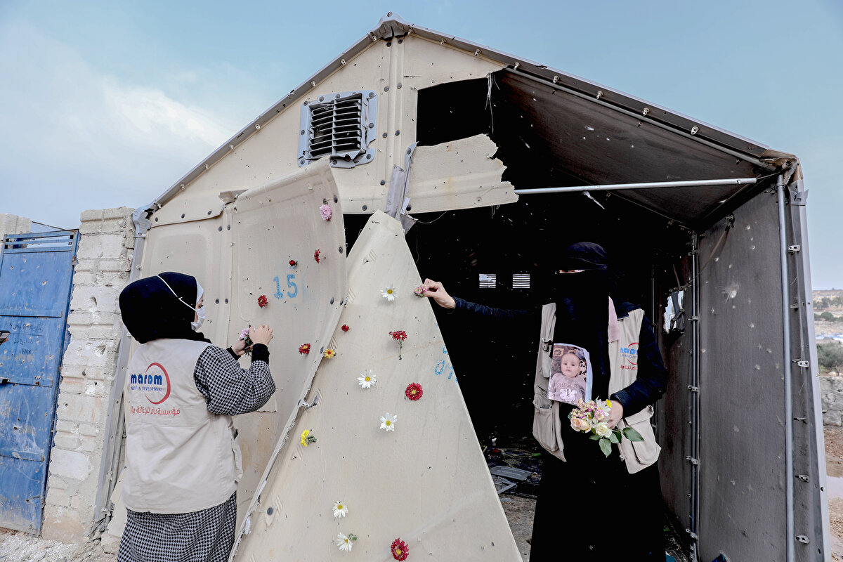 Rejim güçlerinin, İdlib'in kuzeyindeki Maram Kampı'na misket bombalı saldırısında 9 sivil hayatını kaybetmiş, en az 75 kişi yaralanmıştı.