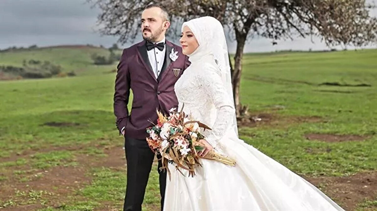 YAN YANA ÖLÜME<br><br>Aslen Gümüşhane Kürtün’lü olan Adem Topkara ve eşi Mukaddes Elif Topkara 2020 yılında evlenmişlerdi. Çift pazar gününü Beyoğlu’nda geçirmek istedi. İstiklal Caddesi’nde mağazaların vitrinlerine bakarken büyük bir Patlama oldu. Çift yan yana hayatlarını kaybetti.