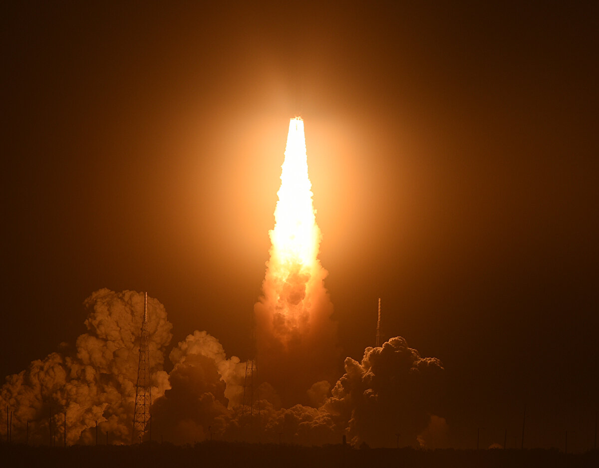 Kennedy Uzay Merkezi'nden gerçekleştirilecek Ay'a dönüş projesi (Artemis I görevi) kapsamında 27 Eylül'de planlanan uçuş denemesi Florida'ya yaklaşan Ian Kasırgası nedeniyle 3. kez iptal edilmişti. NASA, 26 Eylül'de Artemis için kullanılan uzay aracını ve fırlatma rampasındaki roketi kasırga nedeniyle hangarlara çekeceğini duyurmuştu.