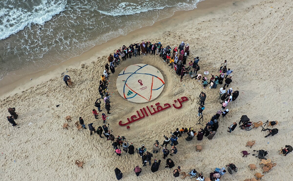 "Gazze Gençlik" ekibinin girişimiyle düzenlenen etkinliğe, Gazze Şeridi’nde İsrail saldırıları sonucu yaralanan ve sakat kalan 50 çocuk ve aileleri katıldı.