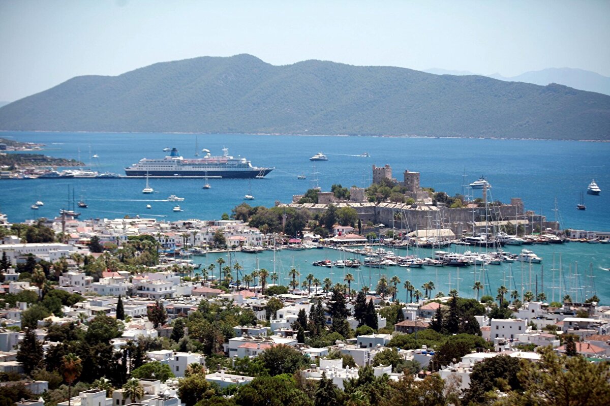 Bodrum'da yağmur, sabah saatlerinden itibaren etkili olmaya başladı.