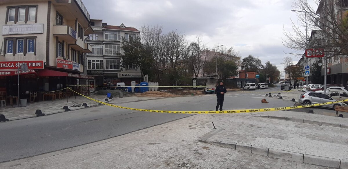 Çatalca Kaleiçi Mahallesi'nde bu sabah saatlerinde dolmuş durağında sahipsiz bir valiz görüldü. 