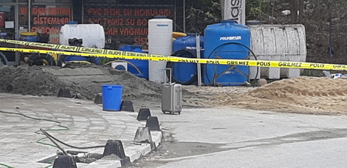 Faslı vatandaş valiziyle birlikte emniyete götürülerek ifadesi alındı. Ardından da serbest bırakıldı.