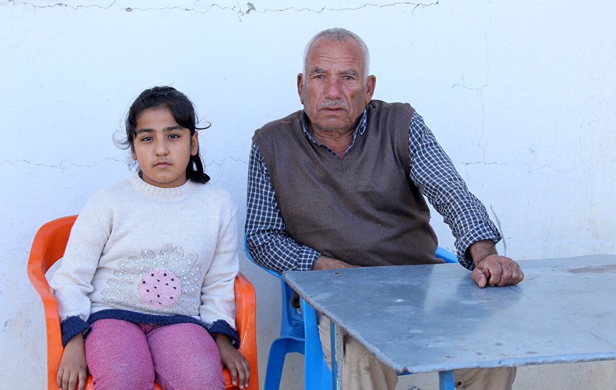 Şehit Alkan'ın öğrencilerinden Ümeyir Doğan, "Bana sınavlara hazırlanmam için ders kitapları veriyordu. Beni çok seviyordu. Sanki ailemiz yıkıldı. Ben normalde doktor olmak istiyordum ama artık öğretmen olacağım, öğretmenimin yarım kalan hayallerini tamamlayacağım. Onun gibi öğrenciler yetiştireceğim."<br><br>