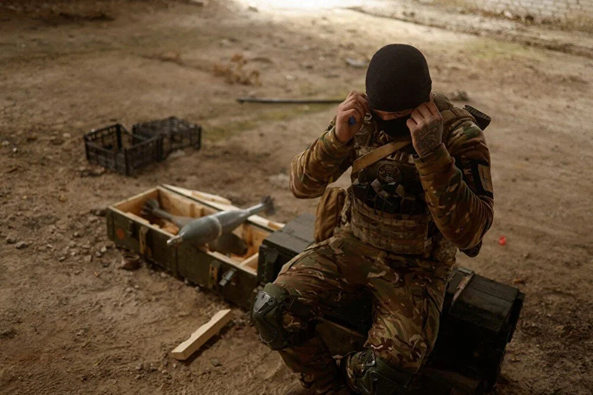 Ukrayna Devlet Acil Servisi, Ukraynalılar güvenlik kurallarını hiçe sayarak yaygın elektrik kesintileri nedeniyle evlerini ısıtmaya çalışırken son 24 saat içinde çıkan yangınlarda en az dokuz kişinin öldüğünü bildirdi.<br><br>