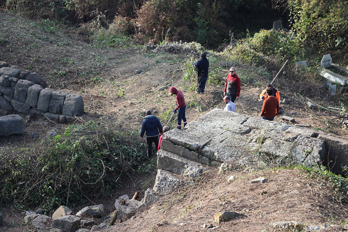 Antik tiyatronun, yapılacak rölöve, restitüsyon ve restorasyon projeleriyle kültürel hayata kazandırılması hedefleniyor.