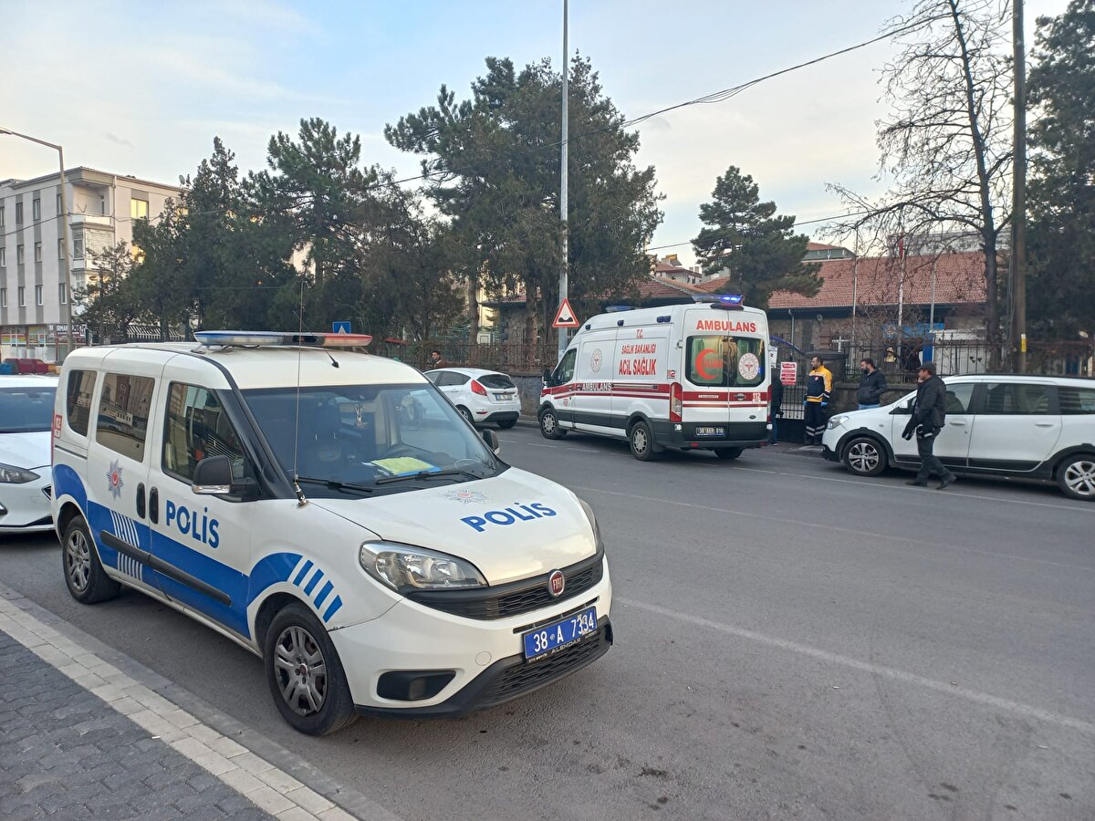  Öğrencilerin sağlık durumlarının iyi olduğu öğrenilirken, polis de inceleme başlattı. 