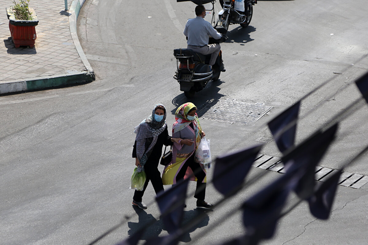 İran Dışişleri Bakanı Hossein Amirabdollahian, Belgrad'da gazeteciler tarafından Montazeri'nin açıklamasına ilişkin soruya doğrudan bir yanıt vermezken, İyiliği Emretme ve Kötülükten Sakınma Merkezi"nin sözcüsü ahlak polisliğinin kaldırıldığını açıkladı.