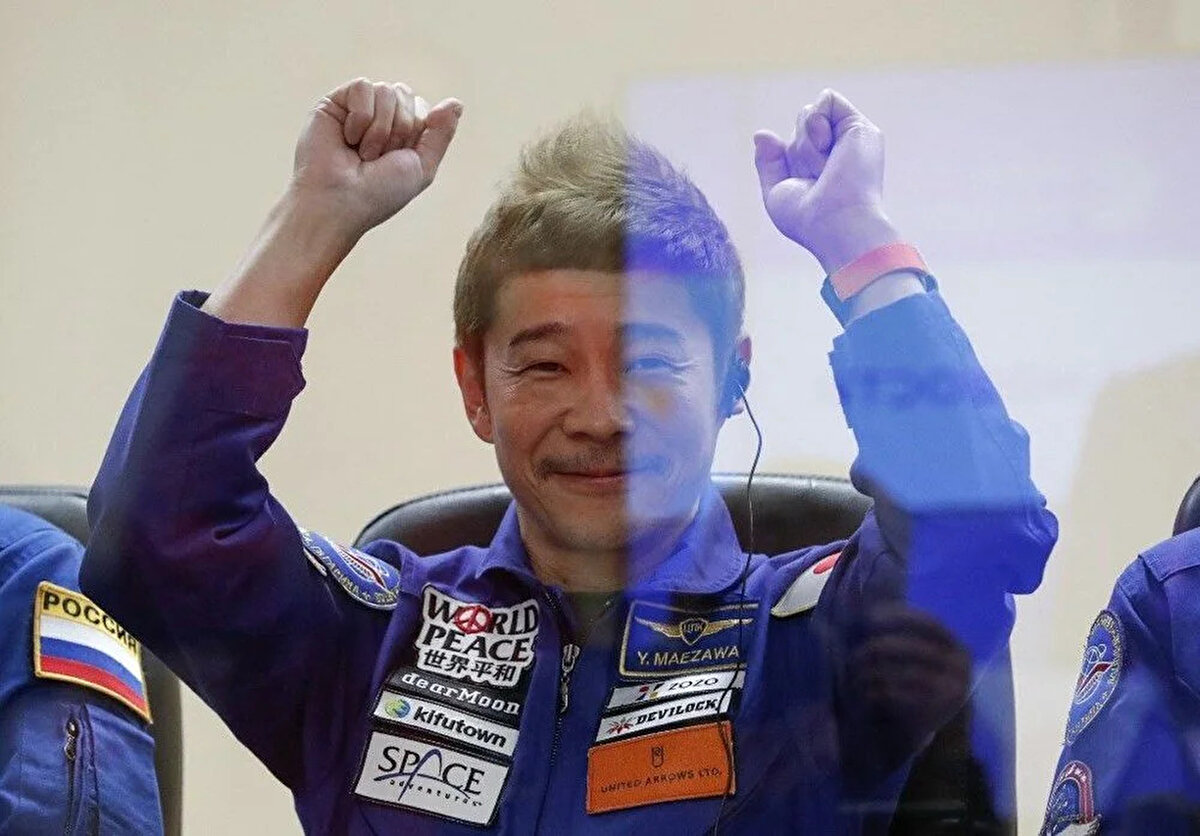 Duyuruya göre, turistik seyahatin yedek ekip üyeleri ise Japon dansçı Miyu ve ABD'li kar kayakçısı Kaitlyn Farrington olacak.<br><br>