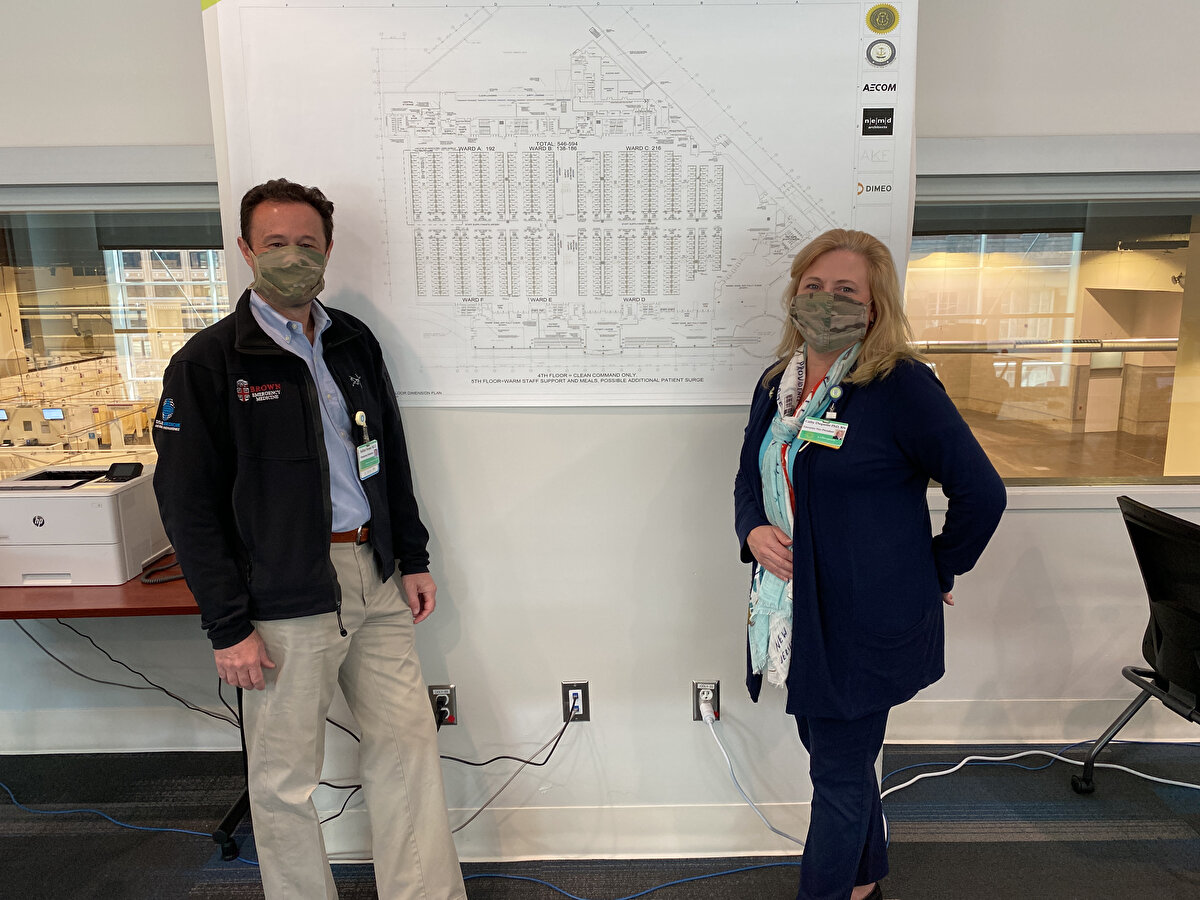 ACİL KANAMALI HASTALAR İÇİN HAYAT KURTARICI OLACAK<br><br>Özellikle gelişmekte olan ülkelerde kan testlerinin yapılmasının laboratuvar ve cihaz imkanlarının kısıtlı olması nedeniyle çok zor olduğuna değinen Prof. Dr. Suner, özellikle beslenmeye bağlı kansızlığın teşhisi açısından hemoglobin düzeyinin ölçümünün çok önemli olduğuna dikkat çekerek sözlerini şöyle noktaladı: “Bu ülkelerde kan almak, laboratuvar imkanları çok kısıtlı. Bu uygulamayla birçok kişinin kansızlık seviyesi çok hızlı bir şekilde ölçülebilecek ve annemi tanısı yapılanlarda hemen müdahale edilebilecek. 