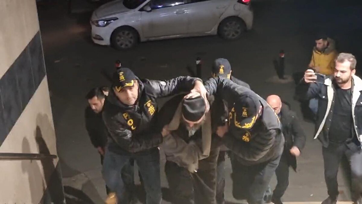 6 yaşındaki H.K.G.'nin çocuk yaşta evlendirilmesine ilişkin açılan dava kapsamında baba Yusuf Gümüşel ve eski eşi Kadir İstekli hakkında yakalama kararı verildi.