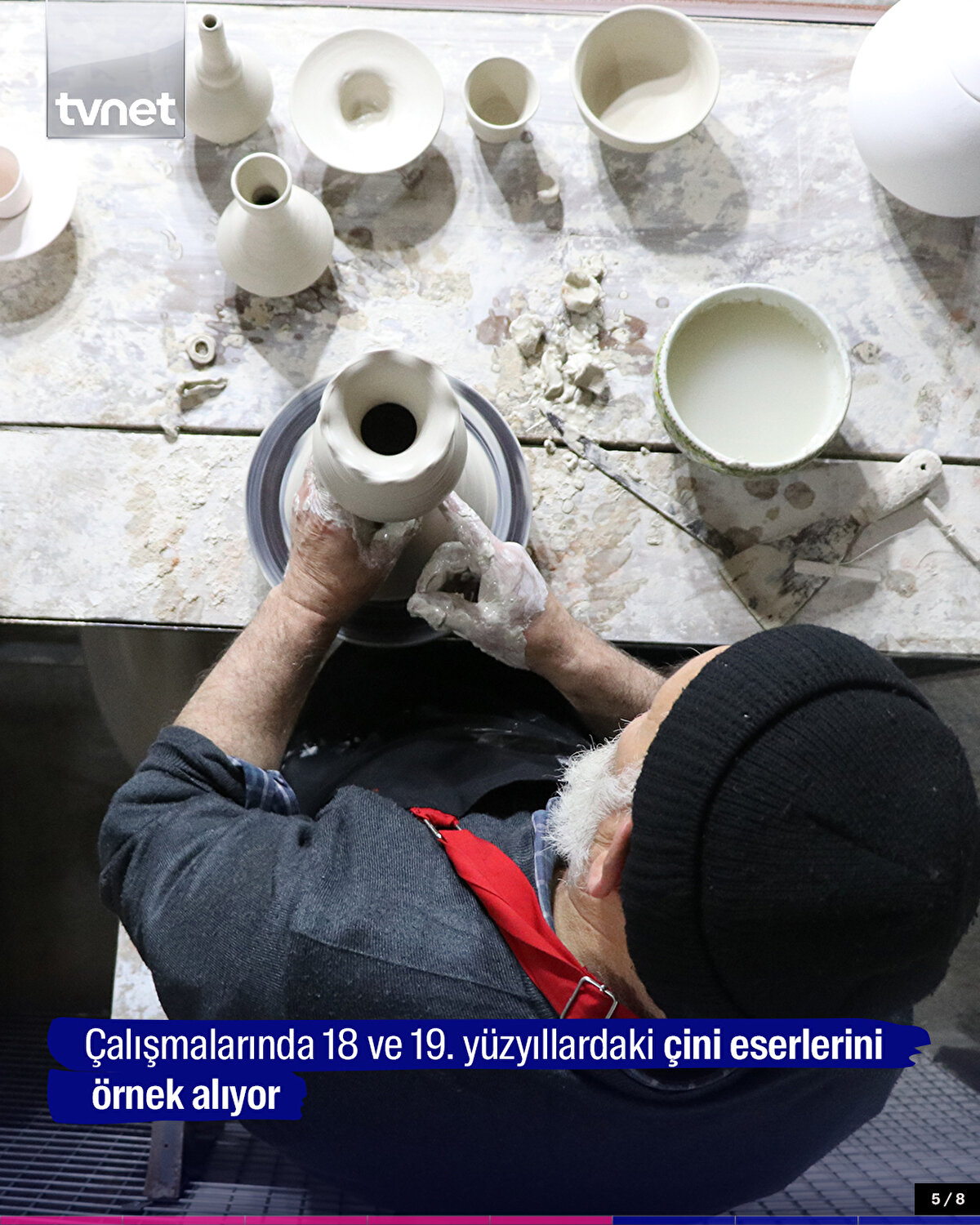 Çalışmalarında 18 ve 19. yüzyıllardaki çini eserlerini örnek alıyor