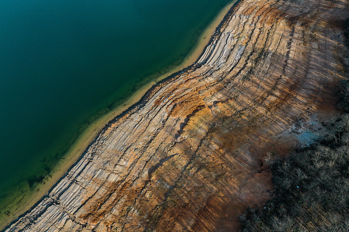 İstanbul'a su sağlayan barajların doluluk oranları, Büyükçekmece'de yüzde 39,19, Elmalı'da yüzde 36,65, Ömerli'de 36,62, Sazlıdere'de yüzde 39,51, Terkos'ta yüzde 41,3, Darlık'ta yüzde 29,93, Istrancalar'da yüzde 33,69, Kazandere'de yüzde 10,55, Alibey'de yüzde 21,39 ve Pabuçdere'de yüzde 6,34 kaydedildi.<br>