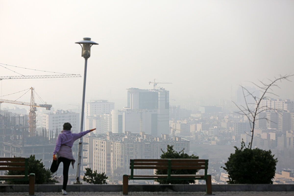 Elektronik aletlerin satıldığı, döviz bürolarının bulunduğu ve genelde kalabalık olan Cumhuri Caddesi’nde de yoğunluğun belirgin olarak azalması dikkati çekti.