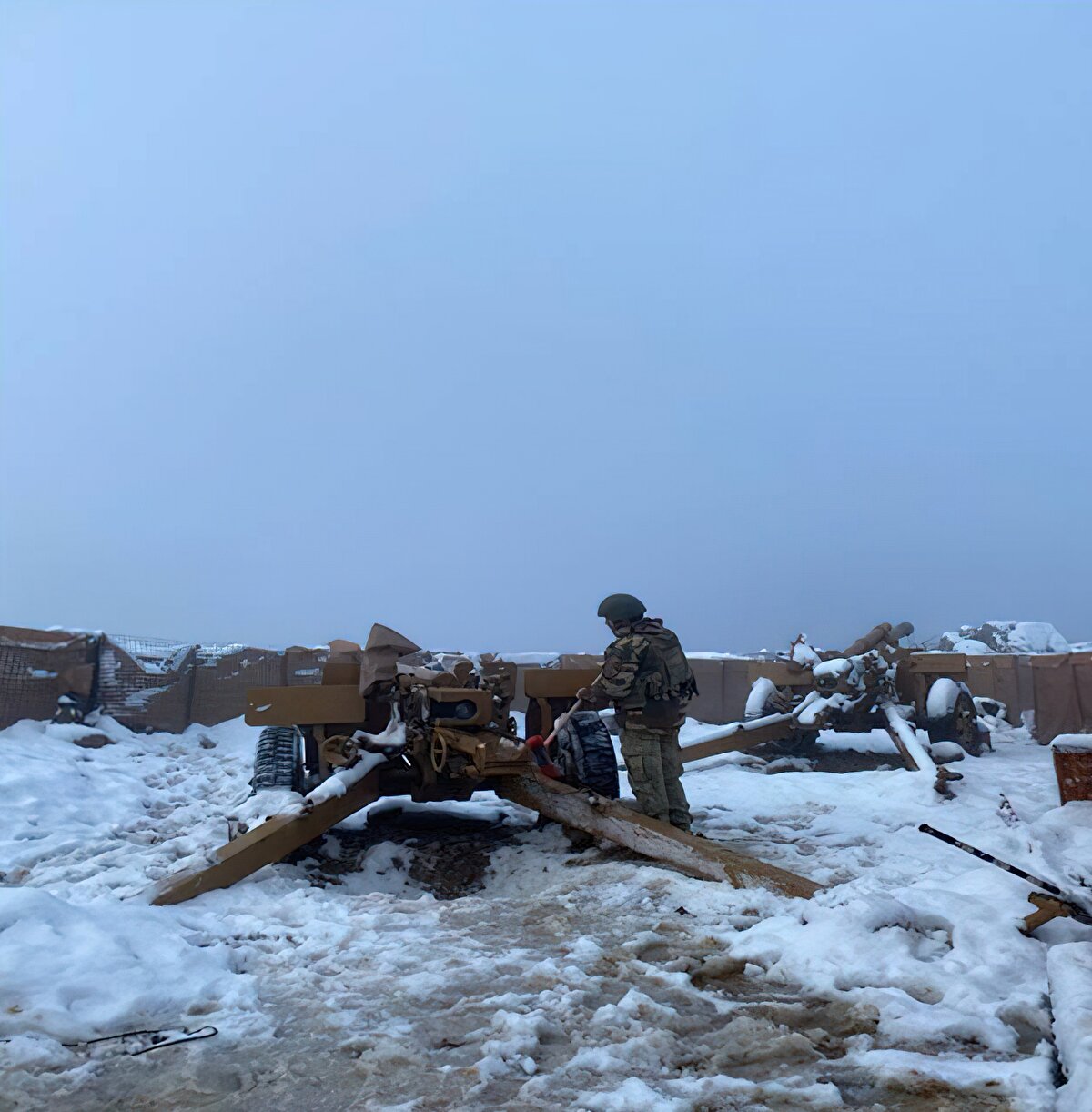 Yapılan hazırlıklarla tüm hava ve arazi şartlarına karşı Mehmetçiğin faaliyetlerine aralıksız devam ettiği, düzenli olarak devriye ve pusudinleme faaliyetlerinin gerçekleştirildiği, operasyonların da artan tempoda sürdüğü kaydedildi