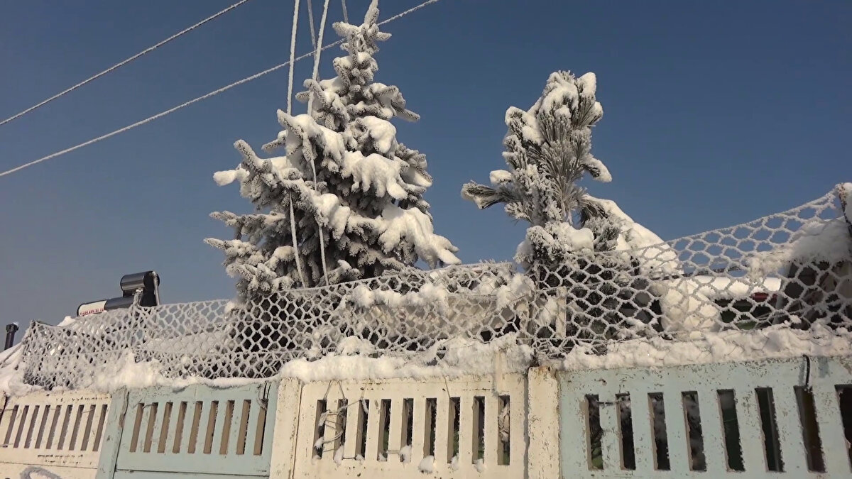 Bazı ilçeler ile yüksek kesimlerde kar yağışı sonrası, soğuk hava kütlesi hakim oldu.