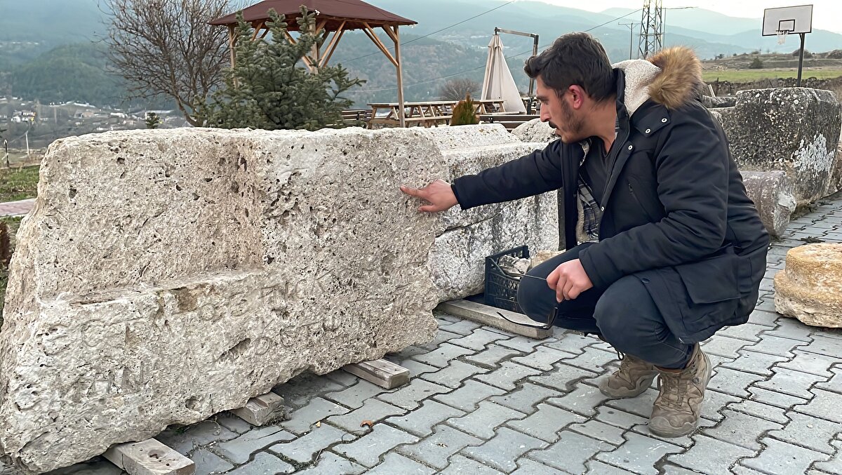 Kalenin 10 yıl içinde içinin kazılarak ziyaretçilere açılmasını planladıklarını anlatan Çelikbaş, şöyle devam etti:<br><br>"Antik dönem kentlerinde savunma yapıları olarak kaleler önem arz ediyor. Hadrianopolis'te ise daha önceki yıllarda ortaya çıkarılan bir yazıtta 'Hadrianopolis bölgenin bir ticaret merkezidir' ifadesi vardı. Bu yazıt aslında kalenin varlığının nedenine işaret eden bir yazıt. Çünkü Hadrianopolis gerçekten iç bölgenin Karadeniz kıyıları ile bağlantısını kuran yolların tam kavşak noktasında yer alan önemli bir antik kent. Dolayısıyla ticaretin de burada önemli olduğunu söyleyebiliriz. Ticaretin de burada sağlıklı şekilde sürdürülebilmesi için bu kalenin koruma amaçlı yapıldığını söyleyebiliriz."