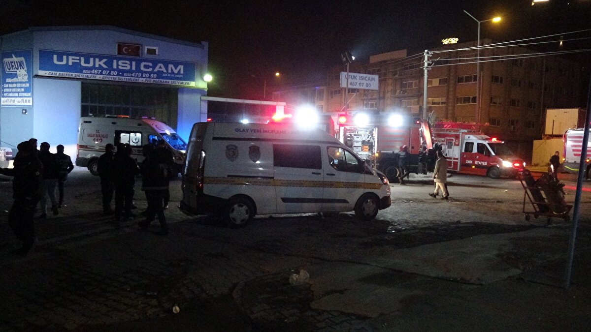 İzmir'in Bornova ilçesi Kamil Tunca Caddesi'nde yapımı süren yaklaşık 32 katlı bir rezidans inşaatında kurulu vinç, 19. kat seviyesinde kırılarak devrildi. 2 vinç operatörü olay yerinde hayatını kaybederken vinç parçaları işçilerin kaldığı konteynerin üzerine düştü.