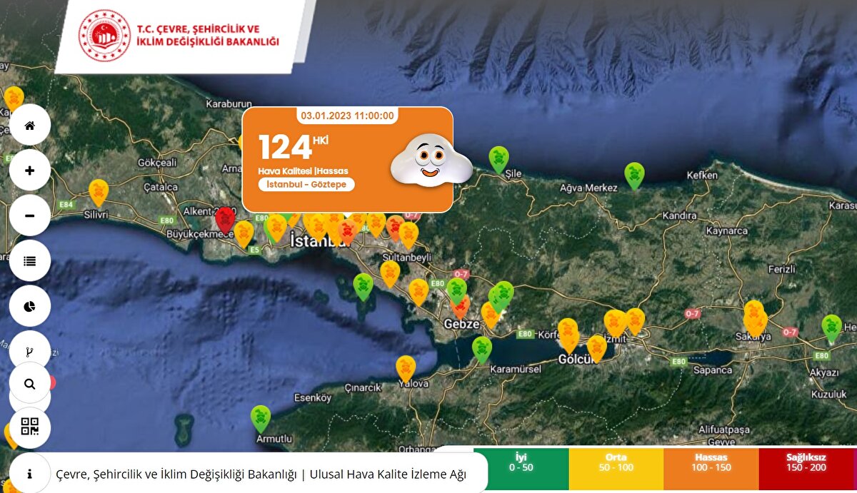 Hava kirliliğinin bir diğer boyutu da kanserlerin artması. Uzun vadede bizim hastalıklarımızın nedeni olarak karşımıza çıkıyor" diye konuştu.  Renklerle uyarıların yapıldığı Çevre, Şehircilik ve İklim Değişikliği Bakanlığı'nın, "www.havaizleme.gov.tr" adresinde Türkiye'nin her bölgesinin hava kalitesi anlık olarak yayınlanıyor. 
