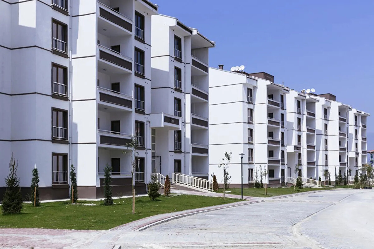 Projeden yararlanacakların bir konutunun olmaması ve son 1 yıl içinde konut alacağı ilde konut satışı yapmamış olması gerekiyor