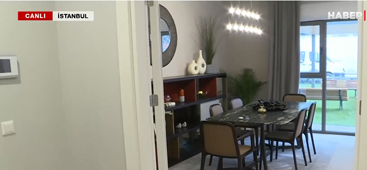 Salonda yemek odası bölümü